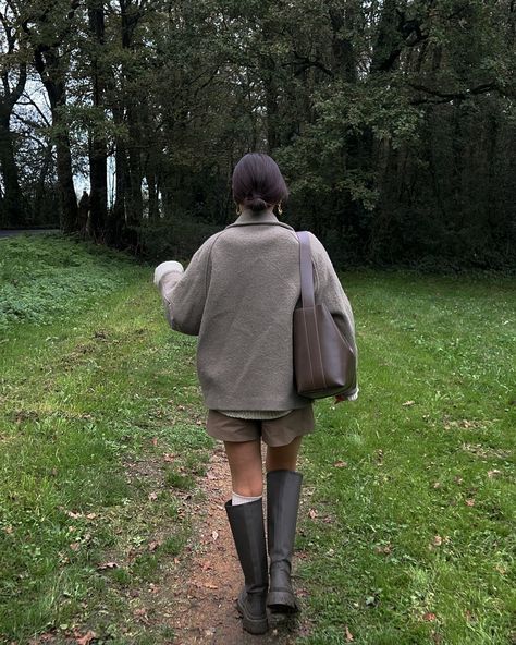 Little sunday walk Rain boots, countryside, fall, fall outfit, aesthetic fall outfit, french girl, girl outfit, cph, scandinavian style, ootd, tendance, aesthetic Rain Boots Aesthetic, Rain Boots Outfit Winter, Hunter Rain Boots Outfit, Rain Boots Outfit, Things To Thrift, Rainy Day Outfit Aesthetic, Rain Boot Outfit, Rains Backpack, Fall Outfit Aesthetic