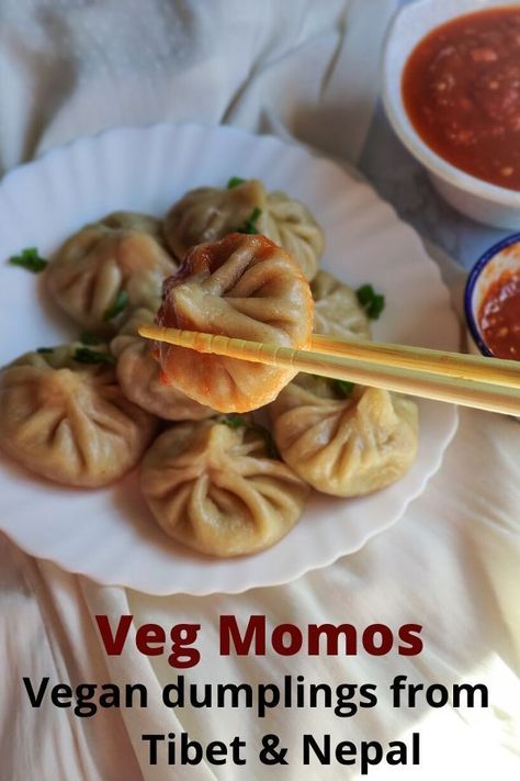 Tibetan Dumplings, Veg Dumplings, Asian Vegan Recipes, Easy Dumplings Recipe, Veg Momos, Momos Recipe, Vegan Dumplings, Vegan Asian Recipes, Vegetarian Main Course