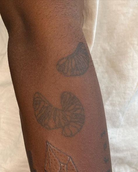 Clementine Painting, Tangerine Tattoo, Clementine Tattoo, Orange Tattoo, First Tattoos, Whimsical Tattoos, Cute Tats, Summer Berries