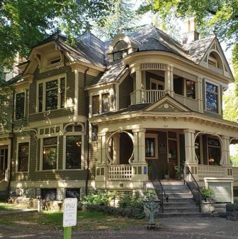 Portland Old Victorian Homes, Victorian Style House, Victoria House, Virginia Beach Virginia, Pretty Houses, Dream Life House, Abandoned Things, Dream House Rooms, Cute House