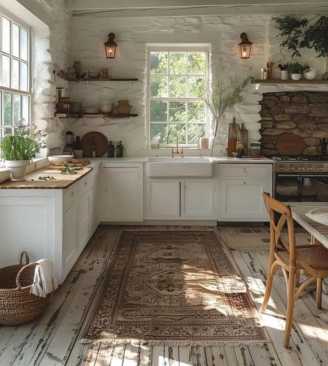 Old Country House Interior, Old Southern Homes Interior, Old Southern Homes, Farm Style House, Old Country Houses, Southern Home Interior, Old House Interior, Country Interior Design, Country House Interior