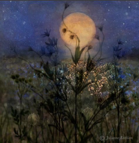 Green Aesthetic Outfit, Arte Peculiar, Flower Moon, Season Of The Witch, Fairytale Art, The Full Moon, Arte Fantasy, Ethereal Art, Dreamy Art