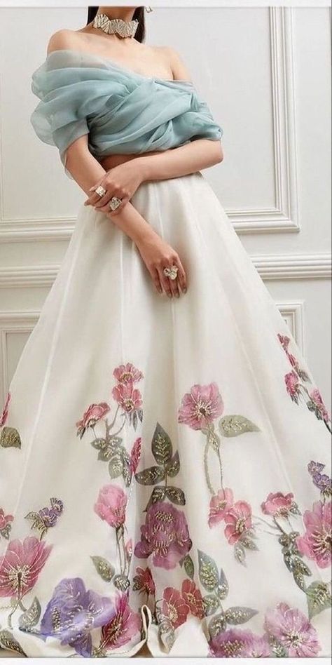 Bridal Lehenga Design, Trendy Outfits Indian, Lehenga Design, Tops For Summer, Lehenga Designs Simple, Salwar Kamiz, Indian Dresses Traditional, Indian Bridal Dress, Traditional Indian Outfits