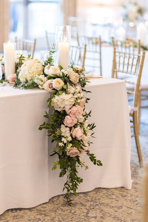 Flower-dotted garlands are one of our favorite ways to dress up an elegant banquet table! 😉 Banquet Table Flowers, Indoor Tree Decor, Flower Table Runner Wedding, Wedding Banquet Table, Flower Hill, French Garden Wedding, Floral Table Decor, Garland For Wedding, Flower Runner