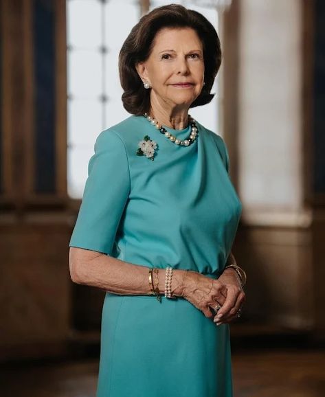 Queen Silvia of Sweden celebrates her 80th birthday today Royal Pic, Sweden Style, Birthday Portraits, Queen Of Sweden, Royal Families Of Europe, Sweden Fashion, Queen Silvia Of Sweden, Happy 80th Birthday, Swedish Royalty