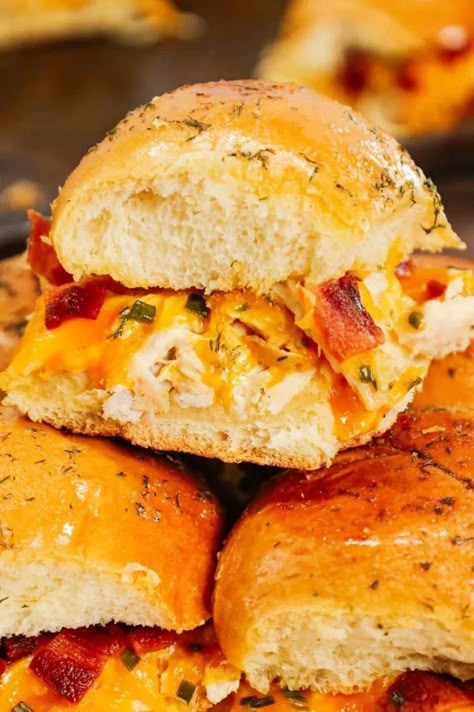 Chicken Bacon Ranch Sliders - THIS IS NOT DIET FOOD Camp Dinners, Chicken Bacon Ranch Sliders, Bacon Ranch Sliders, Ranch Sliders, Sandwich Night, Bridal Shower Appetizers, Finger Sandwich, Chicken Buns, Shower Appetizers