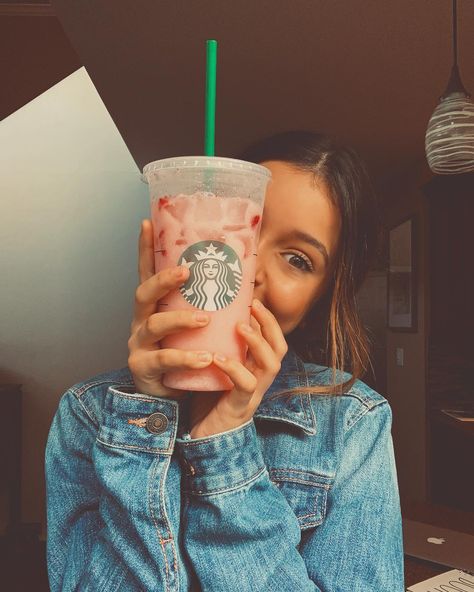 Starbucks Photoshoot, Starbucks Photo, Target Photoshoot, Starbucks Photography, Sophia Michelle, Pinkity Drinkity, Starbucks Pictures, Sophie Michelle, Coffee Shop Photography