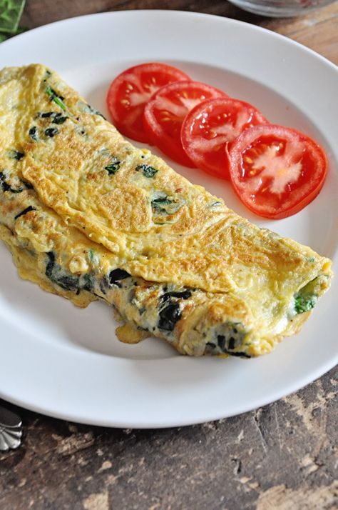 Cheese Omelette, Spinach Cheese, Healthy Food Menu, Ultimate Breakfast, Omelette Recipe, Healthy Food Inspiration, Healthy Food Dishes, Healthy Food Motivation, Spinach And Cheese