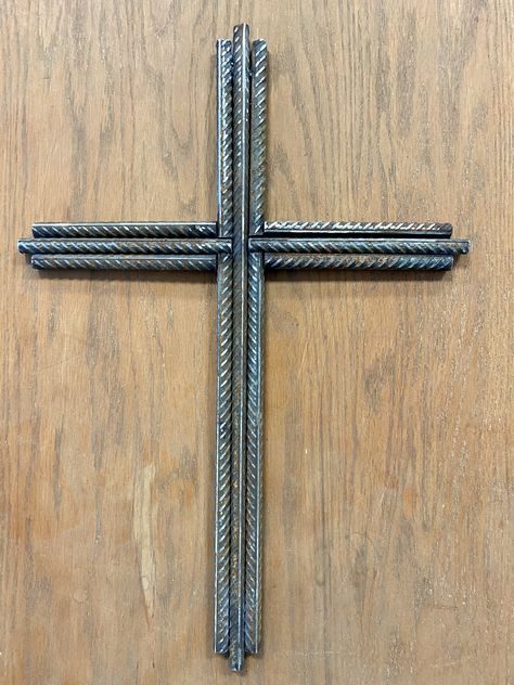 Welding Shop, Metal Cross, Metal Art Projects, Metal Art, End Tables, Art Projects, Pins, Art