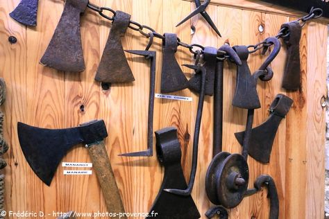 Blacksmith Ideas, Art Metal, Blacksmithing, Shoe Rack, Art