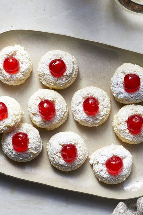 Pan Desserts For A Crowd, Sheet Pan Desserts, Vintage Christmas Recipes, Classic Christmas Recipes, Classic Christmas Cookies, Pan Desserts, Cookie Recipes Holiday, Christmas Cookie Recipes Holiday, Thumbprint Cookies Recipe