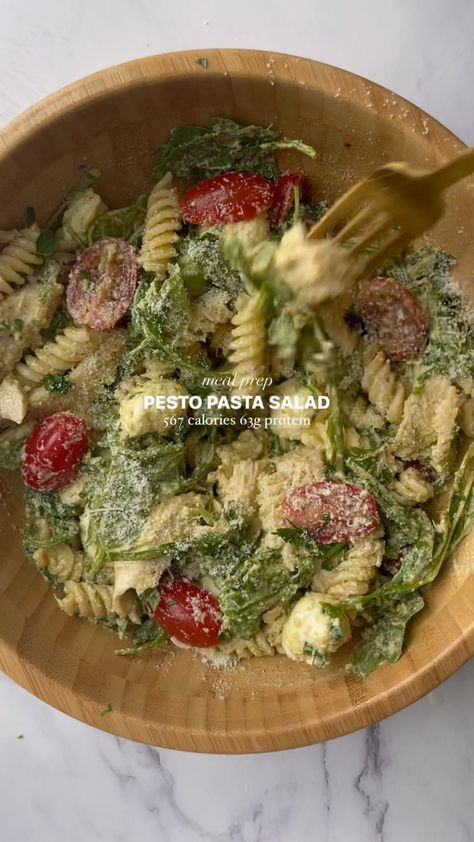 meg.ofitness on Instagram: PESTO PASTA SALAD🫶🏼 Ummmm meal prep that ACTUALLY tastes good cold😩🤍 Stop because we all know meal prep doesn’t always taste the best,… Easy Low Calorie Meal Prep For The Week, Meal Prep Cold Meals, Food To Meal Prep, Healthy Lunch Ideas Salad, Meal Prep Healthy Pasta, Meal Prep Cold Lunches To Work, Food Fast And Easy, Heathy Pasta, Pesto Snacks