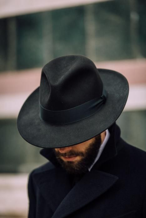 Suits And Hats Men, Black Wool Hat Men, Hat For Men Style, Men Fedora Hat Outfits, Men’s Hat, Hats Outfit Men, Mens Hats Fashion Fedoras, Men’s Hats, Men Hat Outfit