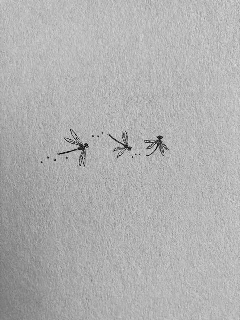 Intertwined Tattoo Ideas, Back Tattoo Dragonfly, Tiny Tattoo Back, Firefly Tattoo Simple, Simbols Tattoo, Firefly Tattoo, Flying Tattoo, Dragonfly Tattoo Design, Small Pretty Tattoos