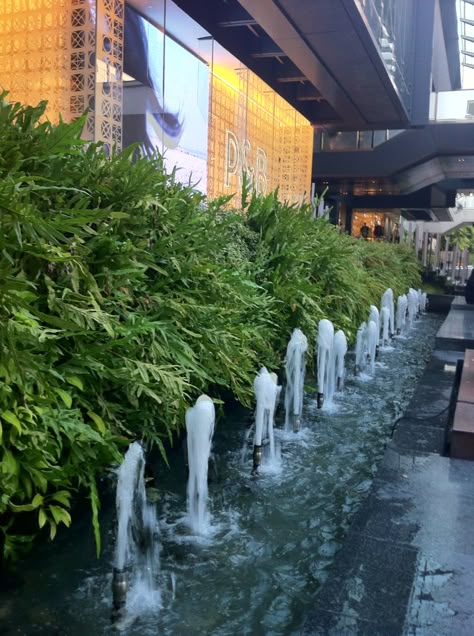 Fountain Restaurant, Bubble Fountain, Restaurant Landscape, Bubbling Fountain, Waterscape Design, Country Restaurant, Restaurant Exterior Design, Entrance Signage, Open Restaurant