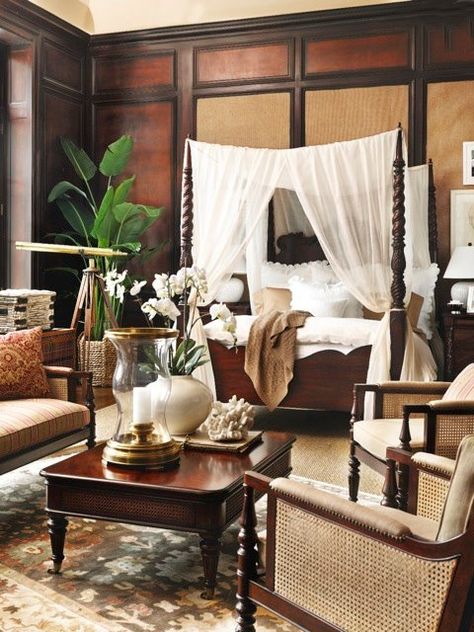 Eye For Design: Tropical British Colonial Interiors This room is inspired by Ralph Lauren and is just plain beautiful. Tropical British Colonial Interiors, British Colonial Bedroom, British Colonial Interiors, West Indies Decor, Colonial Style Interior, Tropical British Colonial, Colonial Bedroom, West Indies Style, British Colonial Decor