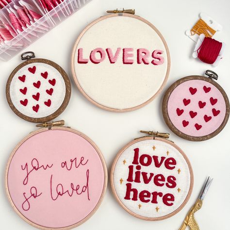 Variety of hand embroidered hoop art on white and pink fabric with love quotes and pink and red hand embroidery thread. Boyfriend and girlfriend gifts. Valentines Embroidery Patterns, Valentines Embroidery, Valentines Embroidery Designs, Self Love Art, Valentines Collection, Embroidery Hoop Art Diy, Basic Hand Embroidery Stitches, Valentine Embroidery, Embroidered Hoop