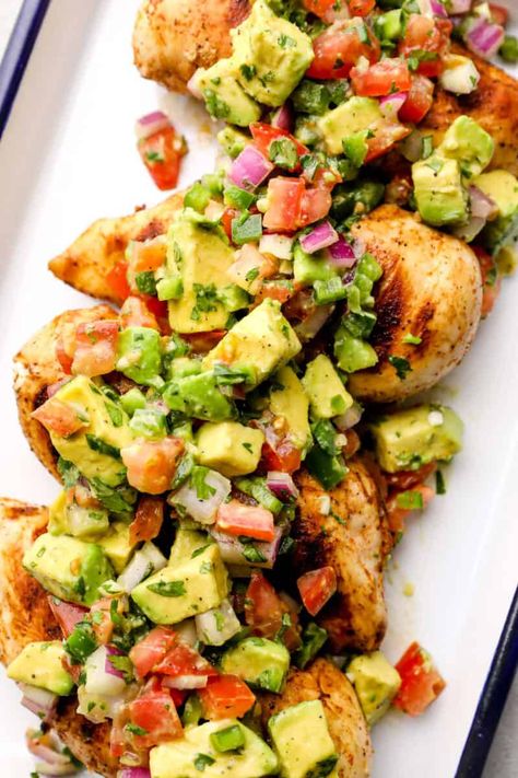 Chicken Avocado Dinner, Avocado Chicken Recipes, Avocado Recipes Dinner, Chicken And Avocado, Avocado Salsa Recipe, Mayo Salad, Easy Salsa Recipe, Salad Aesthetic, Salad Avocado