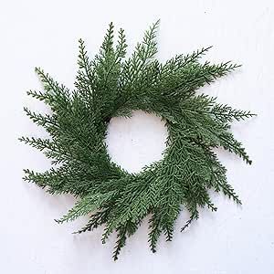 Christmas Window Wreaths, Green Wreath Christmas, Window Wreaths, Winter Wreaths For Front Door, Christmas Wreaths For Windows, Large Christmas Wreath, Cedar Wreath, Door Outside, Window Wreath