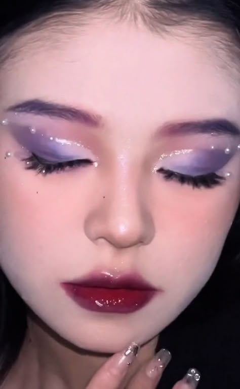 Douyin Nails Purple, Douyin Makeup Purple, Purple Douyin Makeup, Purple Makeup Looks, Purple Makeup, Ethereal Makeup, Pinterest Makeup, Fairy Makeup, Dope Makeup