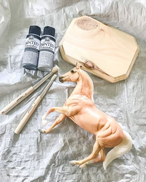 DIY Concrete Equestrian Statuette | Bless'er House | Bloglovin’ Upcycle Toys, Pioneer Crafts, Western Ideas, Barbie Horse, Horse Room, Diy Horse, Horse Camp, Antique Horse, Horse Statue