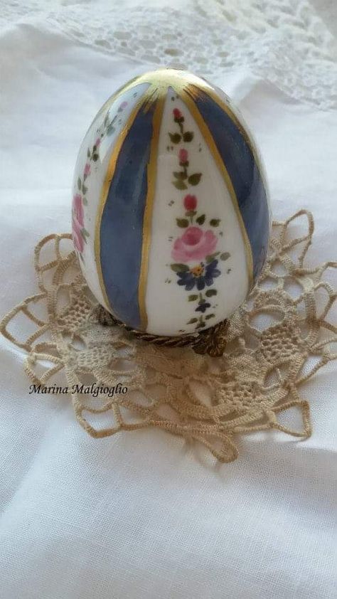 Easter Art For Kids, Eastern Eggs, Fabrege Eggs, Spring Designs, Easter Egg Art, Art Sewing, Easter Decorating, Easter Egg Crafts, Porcelain Eggs