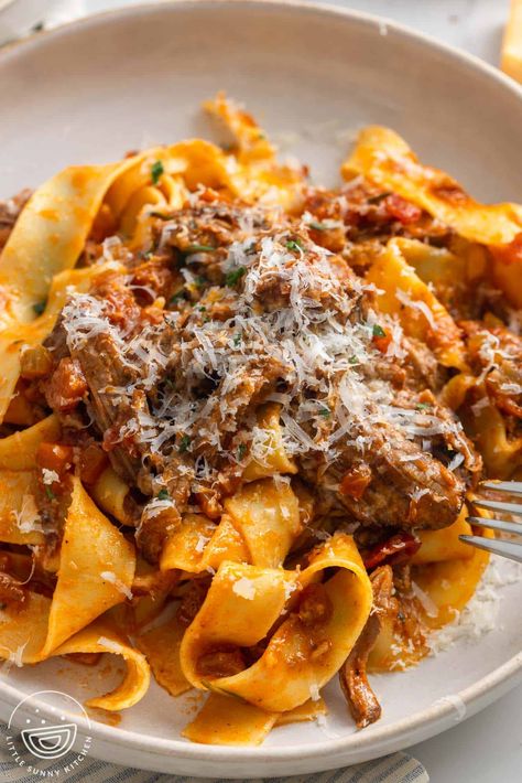 Beef short ribs are slowly simmered all day to create this amazing Short Rib Beef Ragu. Serve with pappardelle for the ultimate Italian comfort food. Beef Ragout, Pappardelle Recipe, Dinner Party Dishes, Beef Ragu, Ragu Recipe, Pappardelle Pasta, Short Rib, Slow Cooked Beef, Beef Short Ribs