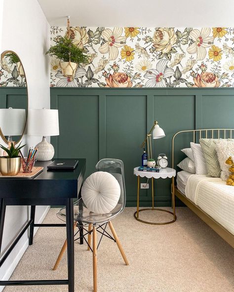 Ideas Crafts Diy, Welcome To Our Nest, Green Accent Walls, Green Board, Board And Batten Wall, Crafts Diy Projects, Dekorasi Kamar Tidur, Accent Wall Bedroom, Master Bedrooms Decor