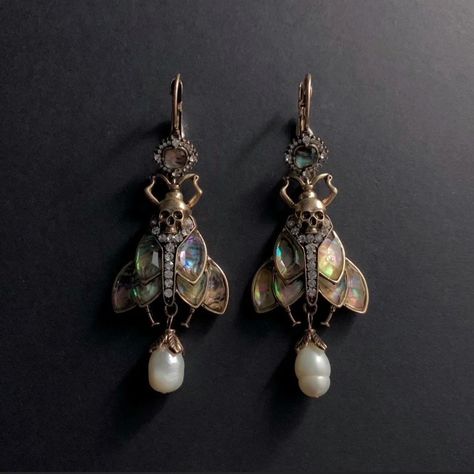 Earrings Art, Vintage Style Earrings, Insect Jewelry, Funky Jewelry, Art Deco Earrings, Mode Inspo, Cool Vintage, Abalone Shell, Dream Jewelry