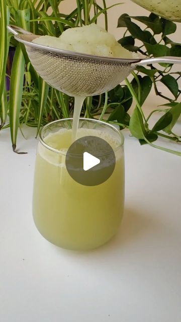 Amla Juice Recipe, Amla Juice Benefits, Amla Juice, Hara Hara, Face Tips, Health Drinks, Lemon Drink, Skin Oil, Detox Water Recipes