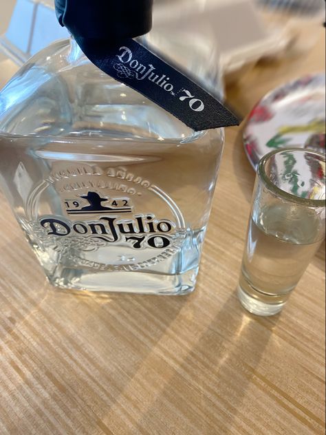 #drinks #tequila #happy #moments Tequila Don Julio, Drinks Tequila, Anniversary Ideas For Him, Instagram Story App, Pretty Alcoholic Drinks, Spirit Drink, Glitter Nails Acrylic, Eagle Wallpaper, Rapper Quotes