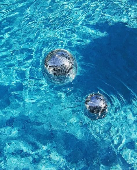 Disco balls in the pool Sparkle Blue Aesthetic, Summer Disco Aesthetic, Miami Pool Party Aesthetic, Summer 2024 Playlist Cover, Disco Ball Pool Float, Pool Playlist Covers, Playlist Covers Beach, Summer Aesthetic Playlist Cover, Everyday Playlist Cover