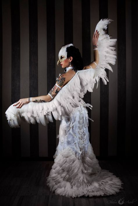 White Owl Costume Women's, Feather Costume Diy, Bird Costume Ideas, Feather Costume Ideas, Bird Dance Costume, Owl Costume Women's, Bird Costume Women, Feathered Outfit, White Bird Costume