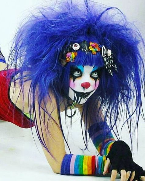 Zombie Makeup Aesthetic, Uv Clown Makeup, Clown Mask Aesthetic, Halloween Costumes Clown, Gothic Clown Makeup, Clown Core Makeup, Evil Clown Makeup, Gothic Clown, Zombie Clown