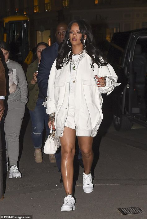 Rihanna Street Style, Looks Rihanna, Looks Hip Hop, Rihanna Outfits, Rihanna Looks, Rihanna Style, Bad Gal, Rihanna Fenty, Looks Street Style