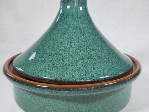 This beautiful tagine is great for making delicious comforting food, ideal for this grey and wet day. 🌧️ #spanishpottery #pottery #spanish #ceramics #terracotta #terracottapots #tagines #tagine #greendecor #ovendishes #ovendish #ovendishes Oven Dishes, Green Decor, Terracotta Pots, Grey, Ceramics, Instagram