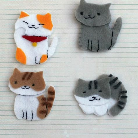 Cat Crafts For Kids, Paper Cat Craft, Neko Atsume Kitty Collector, Paper Cats, Chat Diy, Back To University, Kitty Crafts, Sewing Felt, Felt Finger Puppets