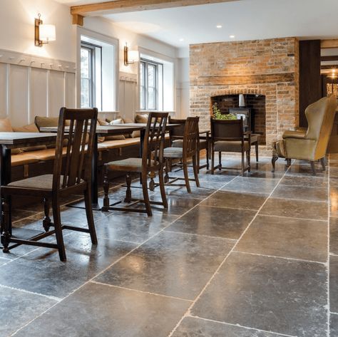 Limestone vs Travertine Flooring | 12 Ideas For Your Home Barn Flooring Ideas, Riad Floor Plan, Italian Rustic Kitchen, Concrete Floor Tiles, Cabin Flooring, Make Your House Look Expensive, Stone Floor Tiles, Flagstone Tile, Cottage House Interior