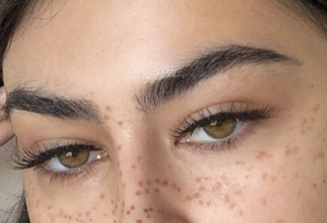 Desired Eyebrows, Low Hairline, Symmetrical Eyebrows, Sharp Eyebrows, Slim Face, Hooded Eyelids, Plucking Eyebrows, Arched Eyebrows, Bride Dress Simple