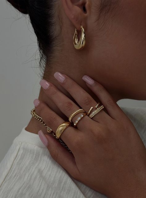 Rings Pack of five, gold-toned hardware, multi-design 80% reclaimed zinc 20% glass Rings Pack, Jewelry Accessories Ideas, Ringe Gold, Classy Jewelry, Jewelry Essentials, Stacked Jewelry, Jewelry Lookbook, Dream Jewelry, Jewelry Inspo