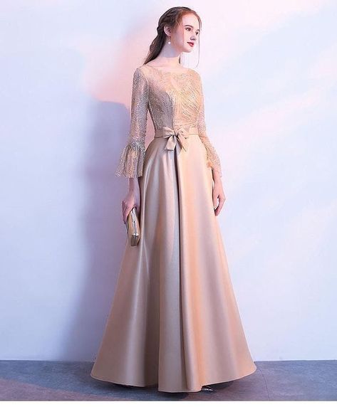 tntgallery di Instagram "buat gaunmu secantik kamu♡♡ Menerima jasa jahit kebaya wisuda,bridesmaid, gaun kondangan hanya di @tntgallerykebaya @tntgallerykebaya ..…" Hijab Prom Dress, Gaun Dress, Baju Kahwin, Kebaya Modern Dress, Hijab Dress Party, Dress Pesta, Kebaya Muslim, Kebaya Dress, Muslimah Dress