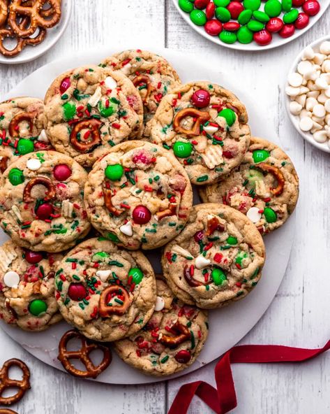 Everything But The Kitchen Sink Cookies Christmas, Christmas Gift Treats Ideas, Everything But The Kitchen Sink Christmas Cookies, Kitchen Sink Christmas Cookies Recipe, Christmas Treat Tins, Christmas Cookies Competition, Holiday Dessert Box Ideas, Christmas Morning Cookies, Christmas Cookie Competition Ideas