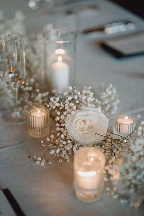 Roses And Candles, Tafel Decor, Future Wedding Plans, Natural Wedding, Wedding Family, Wedding Mood Board, Baby's Breath, Wedding Table Centerpieces, Wedding Mood