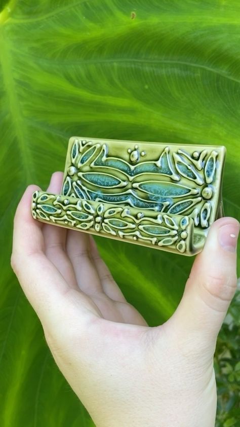 ashenwrenceramics on Instagram: Card holder! I seem to go a bit overboard with these guys when it comes to decorating. 😂 I’ve been bad lately. I can’t seem to make myself… Clay Tarot Card, Clay Card Holder, Picture Holder Clay, Pottery Card Holder, Ceramic Card Holder, Clay Business Card Holder, Ceramic Business Card Holder Pottery, Ceramic Tarot Cards, Ceramic Business Card Holder