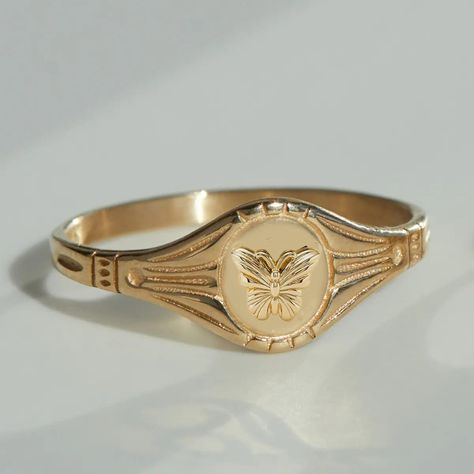 Gold Butterfly Ring, Pinky Signet Ring, Gold Dainty Ring, Minimalist Ring, Promise Ring, Gift for women, Promise Ring For, Gift For Her Gold Signet Ring Woman, Pinky Promise Ring, Gold Dainty Ring, Gold Butterfly Ring, Signet Ring Gold, Pinky Signet Ring, Gold Pinky Ring, Signet Rings Women, Zierlicher Ring