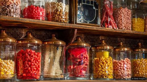 (Credit: Getty Images) Anti Vegan, Old Candy, Popular Candy, Penny Candy, Retro Sweets, Chocolate Shells, Vintage Candy, Favorite Candy, Big Mac