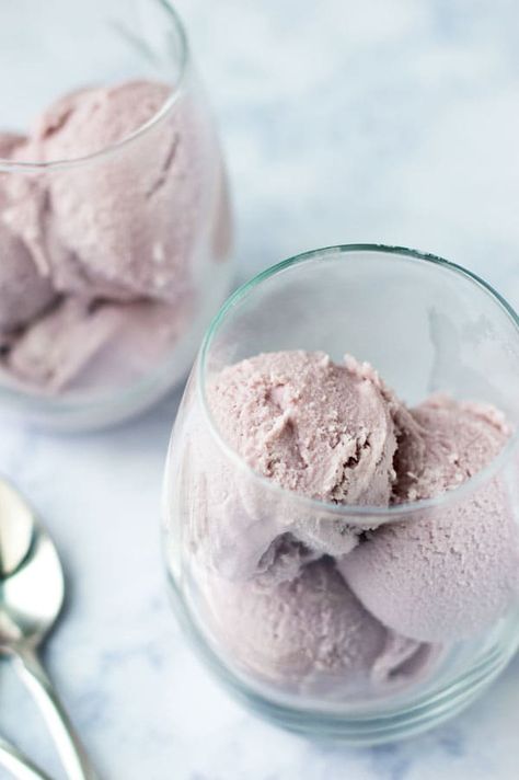 Wine Ice Cream Recipe, Red Wine Ice Cream, Red Wine Hot Chocolate, Wine Ice Cream, Ninja Ice Cream Recipe, Boozy Ice Cream, Kitchen Aid Recipes, Blame It On The Alcohol, Glass Of Red Wine