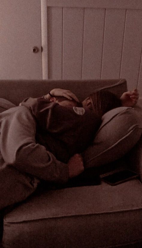 Couple On The Couch Aesthetic, Clingy Couple Aesthetic, Sleep Couple Aesthetic, Clingy Boyfriend Picture, Movie Cuddles, Laying In Bed Aesthetic Couple, Cute Cupple Cuddle, Cupple Cuddles, Boyfriend Sleeping On Girlfriend Chest