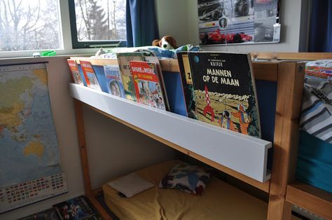 IKEA Hackers: High sleeper bookshelf (KURA+RIBBA) Add a ledge to the bunkbed so you can slip books in there. Kura Bed Ideas, Ikea Loft, Ikea Picture Ledge, Ikea Loft Bed, House Kids Room, Ikea Kura Bed, Beds Ideas, High Sleeper, Kura Bed