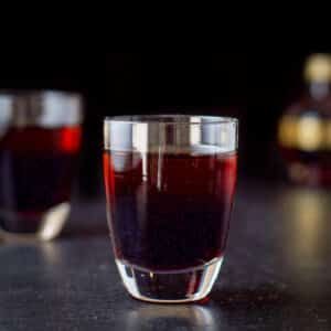 You searched for 12 shots of Christmas - Dishes Delish Kahlua Shots, Christmas Party Cocktails, Cranberry Cocktail Recipe, Cranberry Fizz, Pure Cranberry Juice, Unsweetened Cranberry Juice, Kiss Shot, Popular Candy, Christmas Cocktail Party